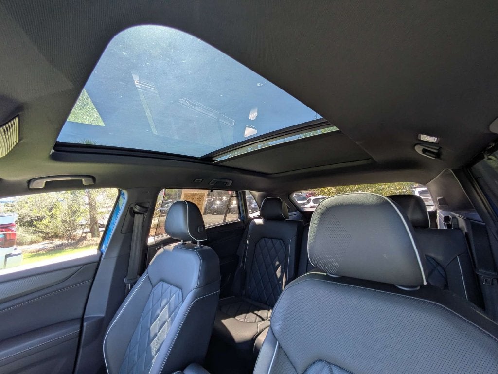 2025 Volkswagen Atlas Cross Sport 2.0T SEL Premium R-Line
