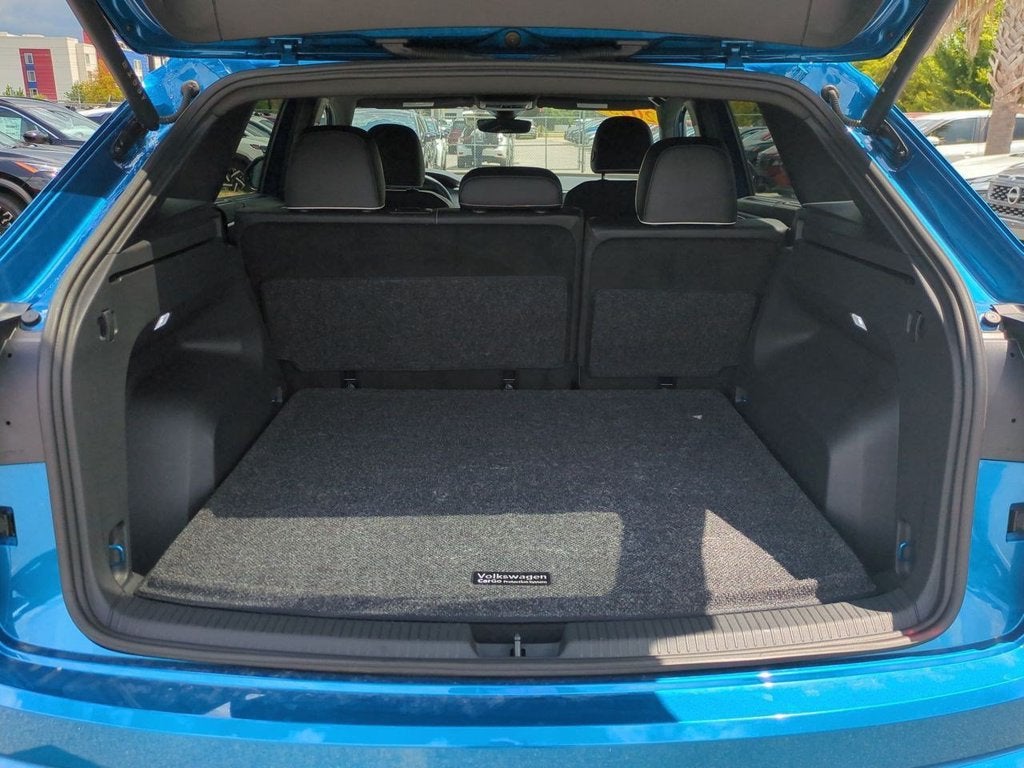 2025 Volkswagen Atlas Cross Sport 2.0T SEL Premium R-Line