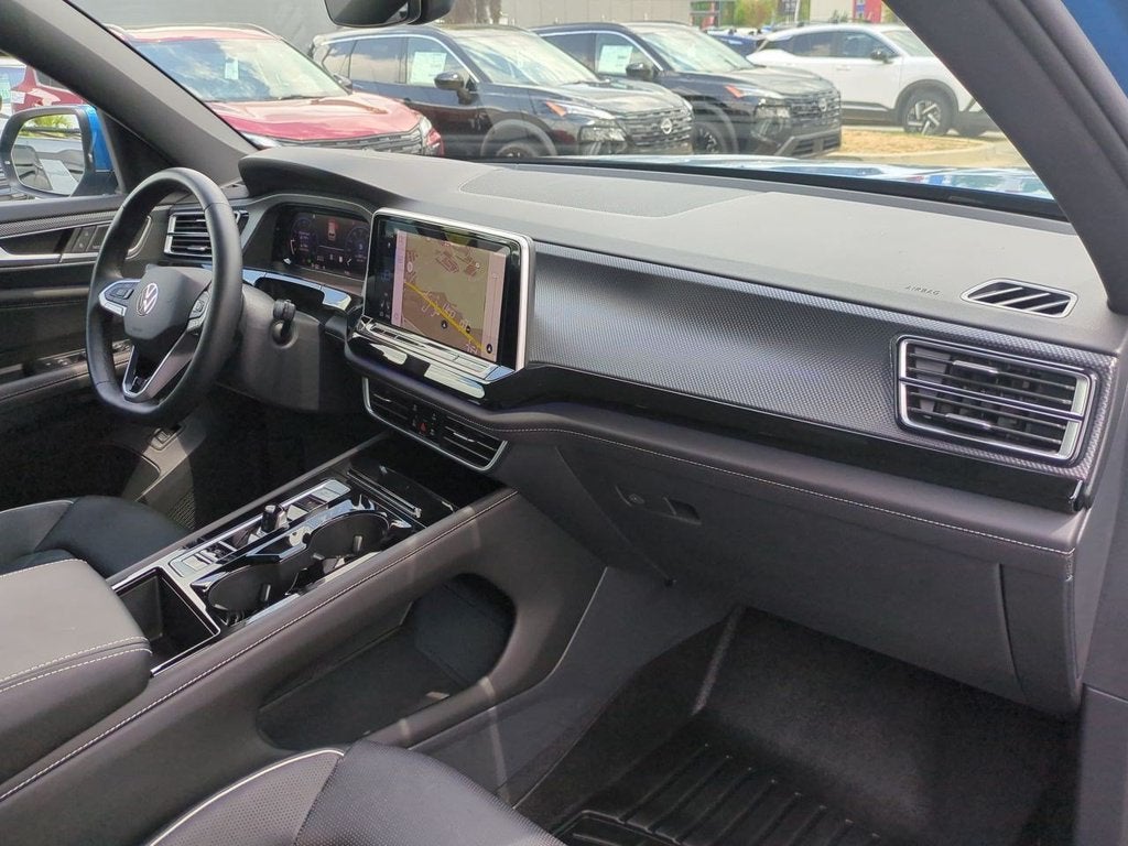 2025 Volkswagen Atlas Cross Sport 2.0T SEL Premium R-Line
