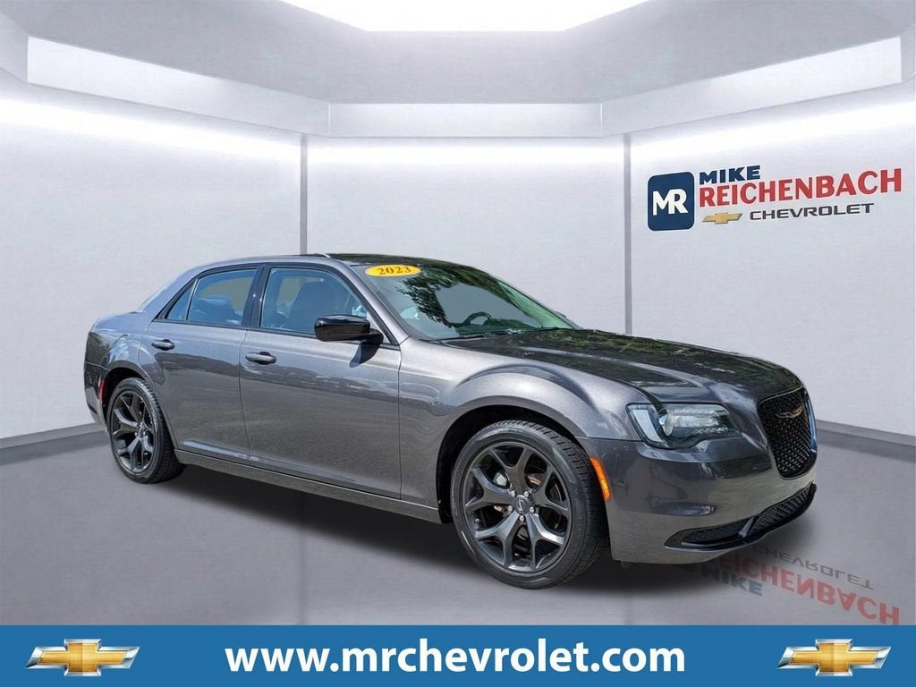 2023 Chrysler 300 Touring