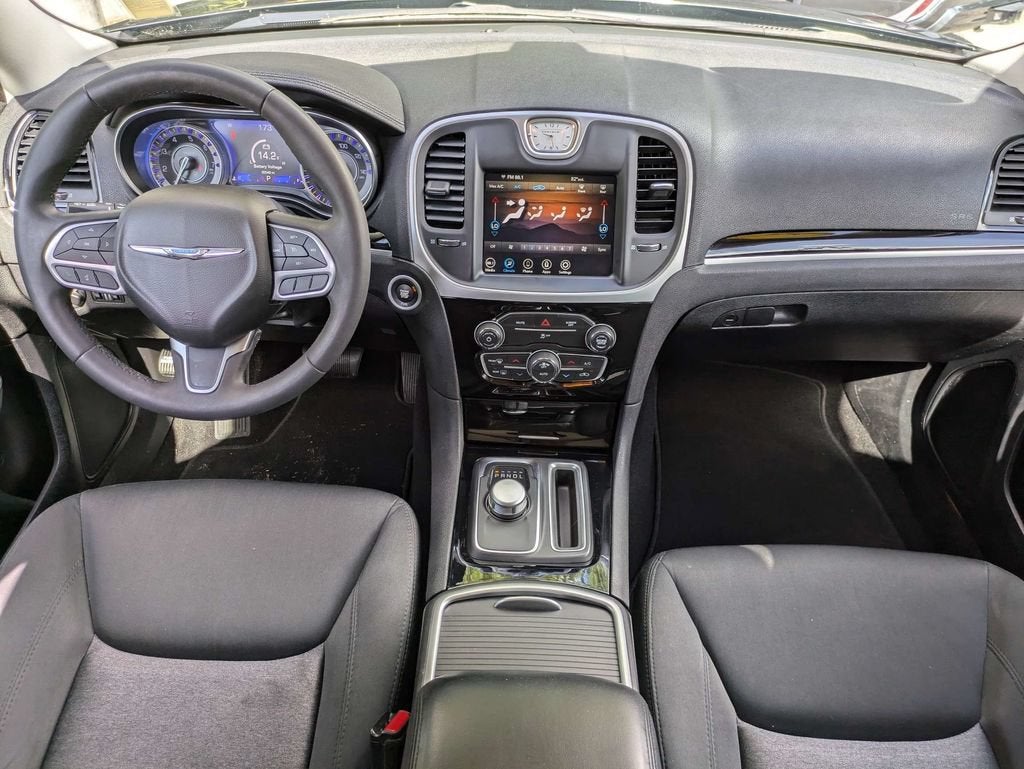 2023 Chrysler 300 Touring