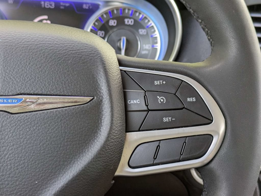 2023 Chrysler 300 Touring