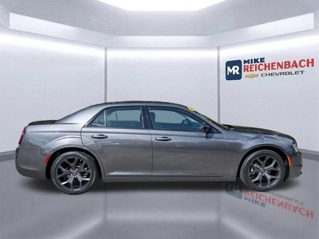 2023 Chrysler 300 Touring