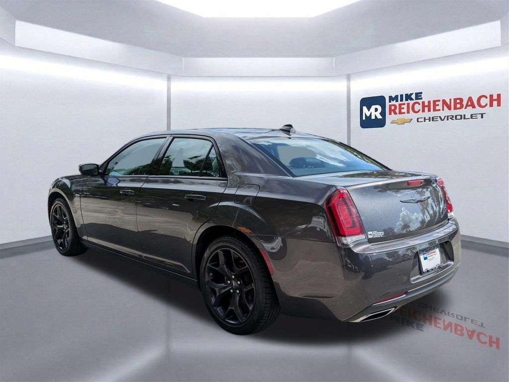 2023 Chrysler 300 Touring