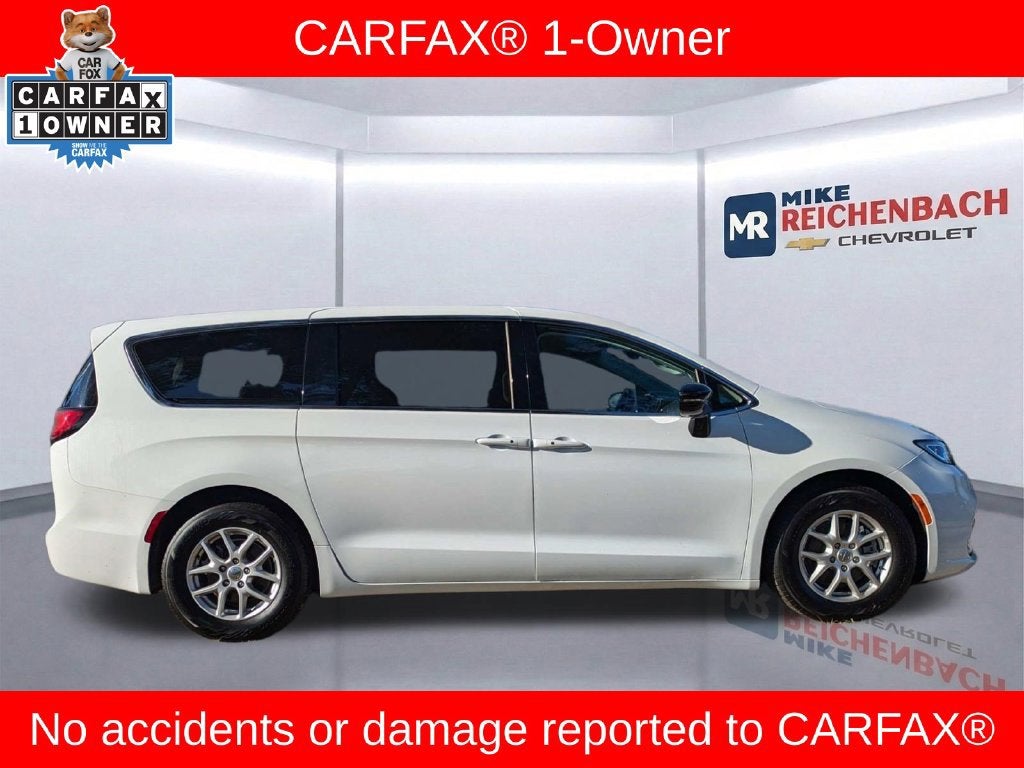 2024 Chrysler Pacifica Touring L