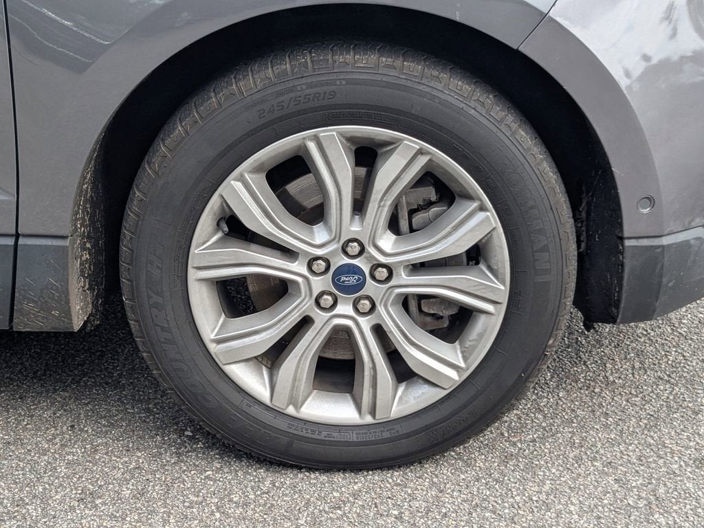 2022 Ford Edge Titanium