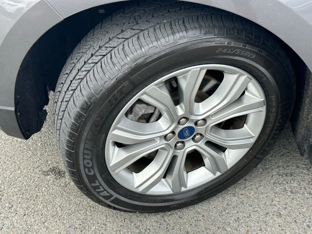 2022 Ford Edge Titanium