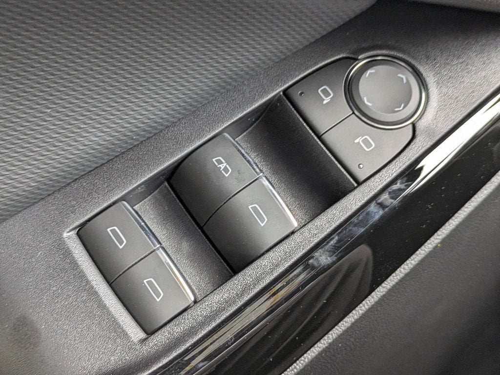 2027 Chevrolet Equinox RS - Photo 24