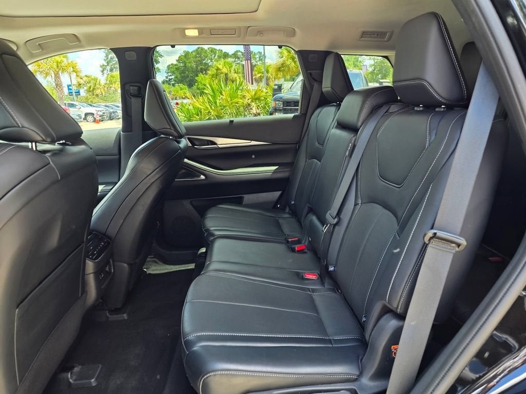 2023 INFINITI QX60 LUXE