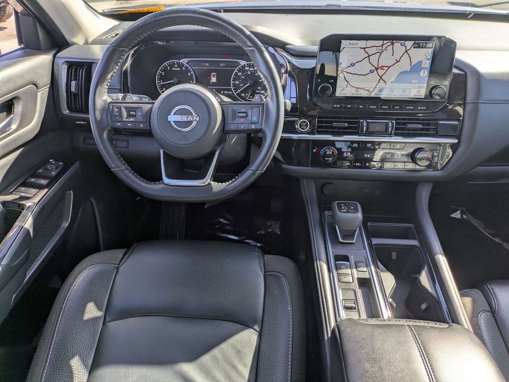 2023 Nissan Pathfinder SL