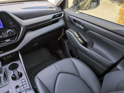 2024 Toyota Highlander Hybrid XLE