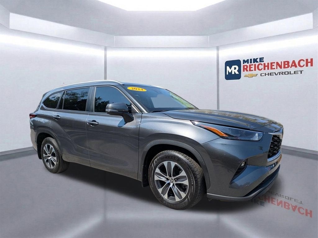 2024 Toyota Highlander Hybrid XLE
