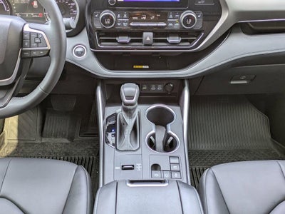 2024 Toyota Highlander Hybrid XLE