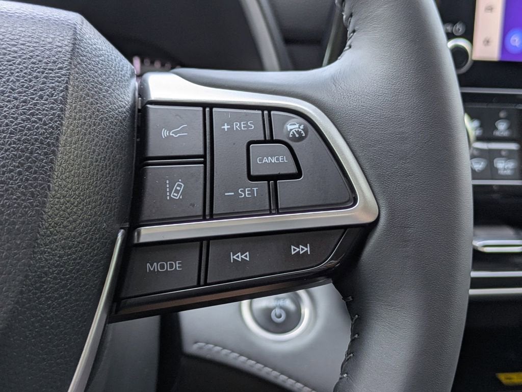 2024 Toyota Highlander Hybrid XLE