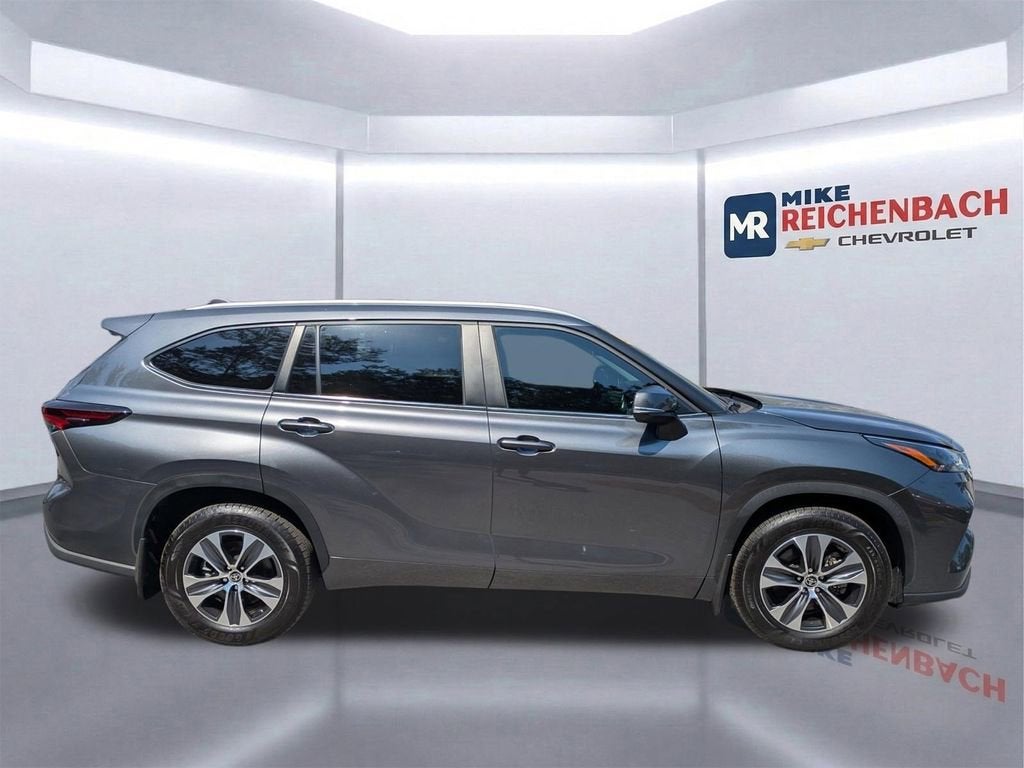 2024 Toyota Highlander Hybrid XLE