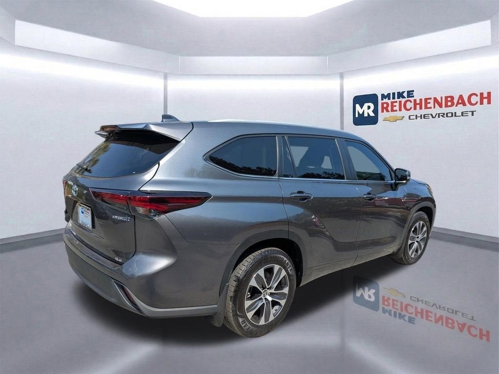 2024 Toyota Highlander Hybrid XLE