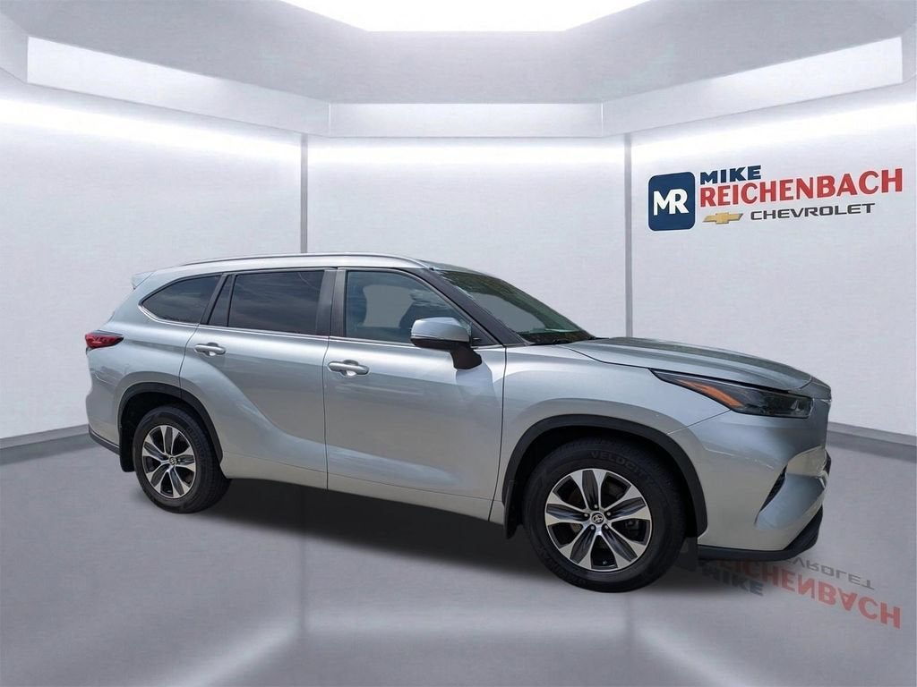 2023 Toyota Highlander L