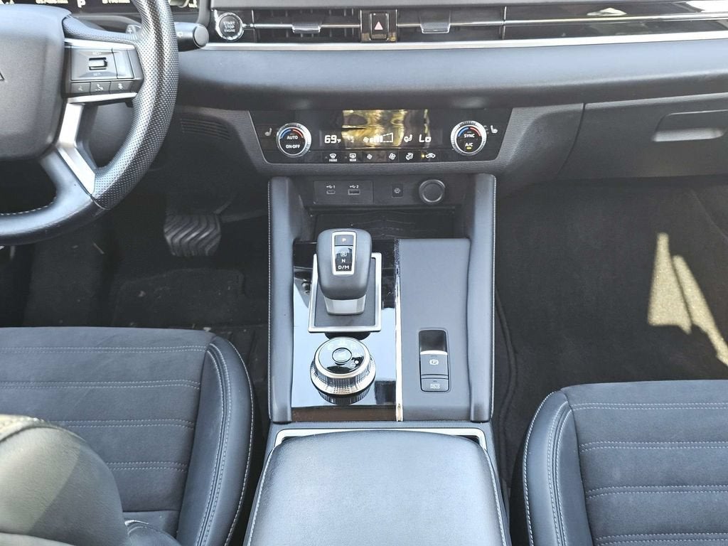 2022 Mitsubishi Outlander SE
