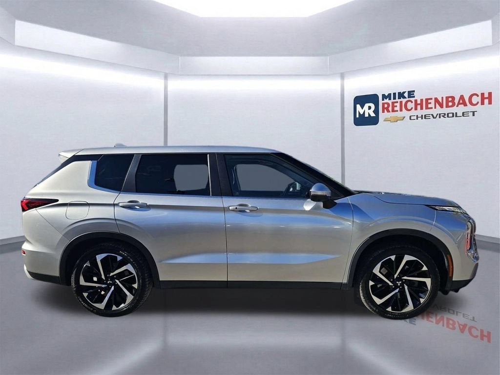 2022 Mitsubishi Outlander SE