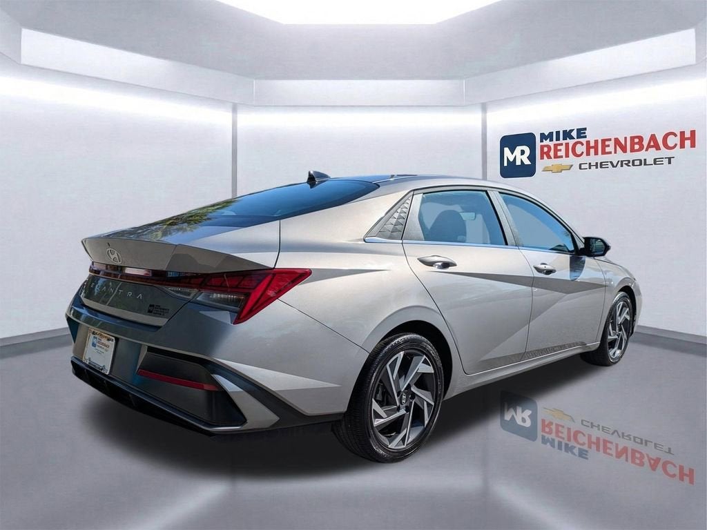 2025 Hyundai Elantra SEL Convenience
