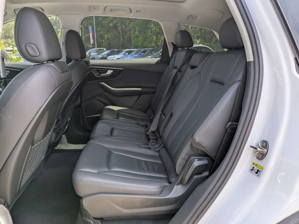 2023 Audi Q7 Premium Plus