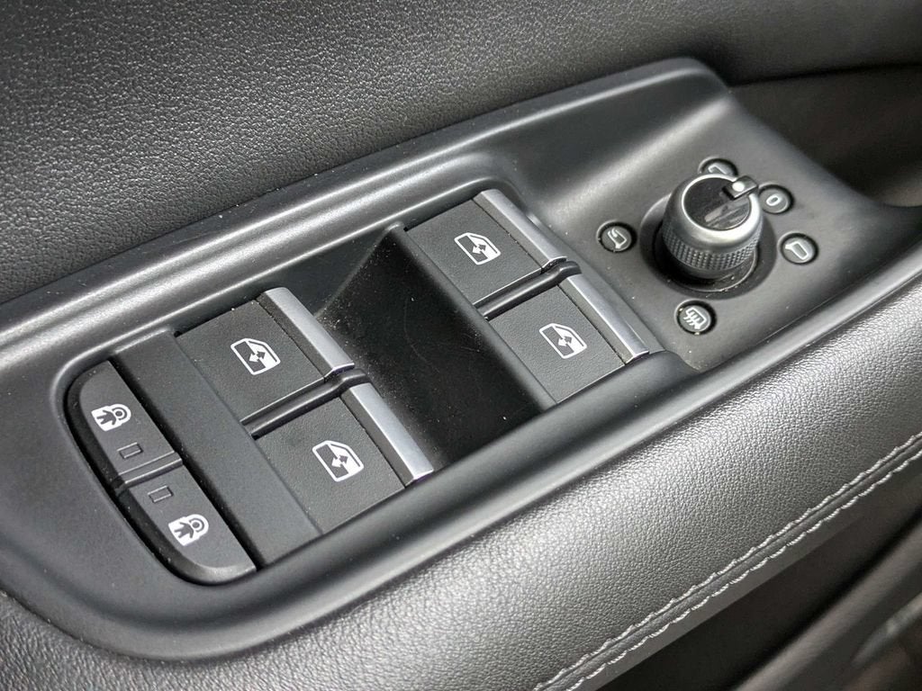 2023 Audi Q7 Premium Plus